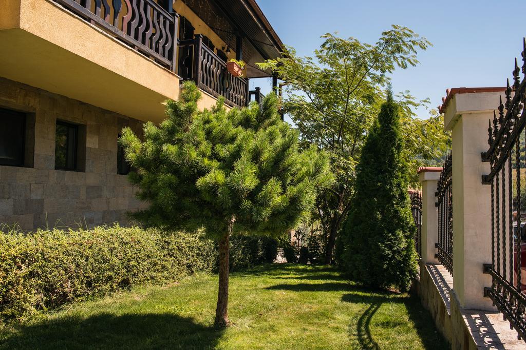 Chiflika Family Hotel Asenovgrad ภายนอก รูปภาพ